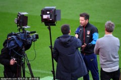 荷甲激战：特温特主场迎战福图纳锡塔德，烽火燃情