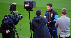 荷甲激战：特温特主场迎战福图纳锡塔德，烽火燃情