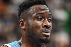NBA选秀独孤求败：独行侠首轮被裁年轻球员的挑战与球队重建之路